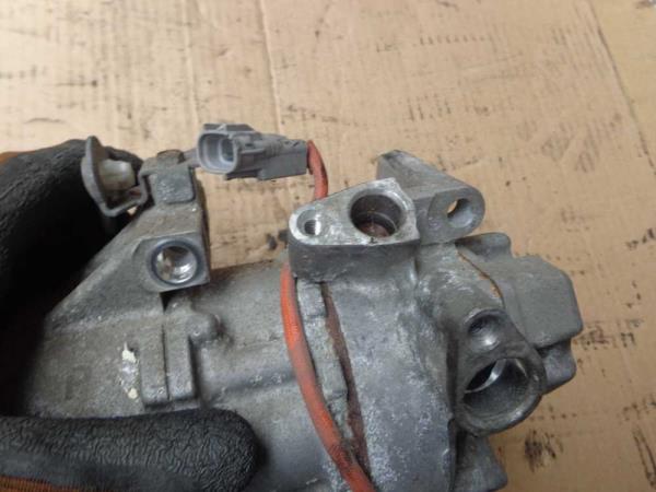 COMPRESSEUR DE CLIMATISATION TOYOTA - Vue 2